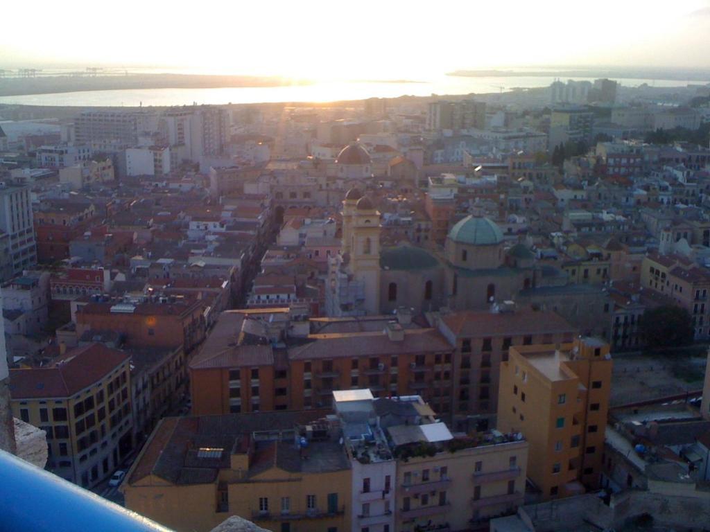 Studio Apartments Centro Storico Via Manno Cagliari Eksteriør billede