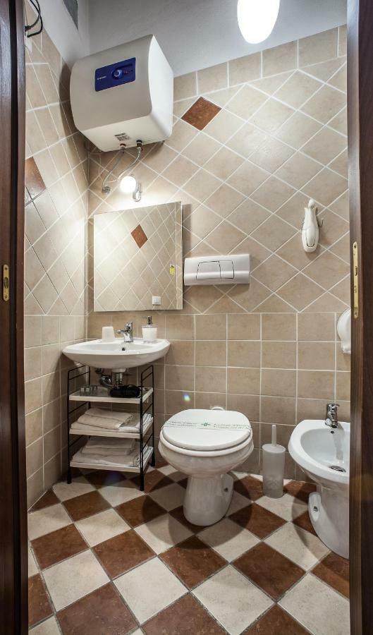 Studio Apartments Centro Storico Via Manno Cagliari Eksteriør billede