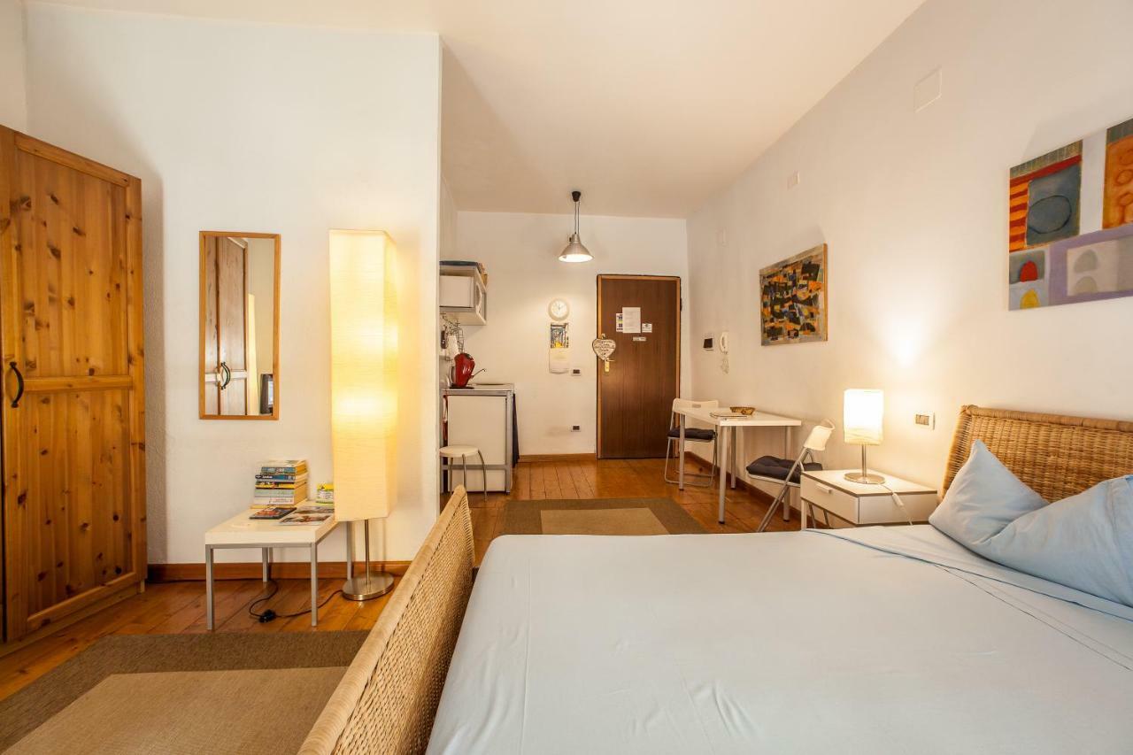 Studio Apartments Centro Storico Via Manno Cagliari Eksteriør billede